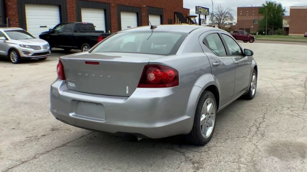 2013 Dodge Avenger SE
