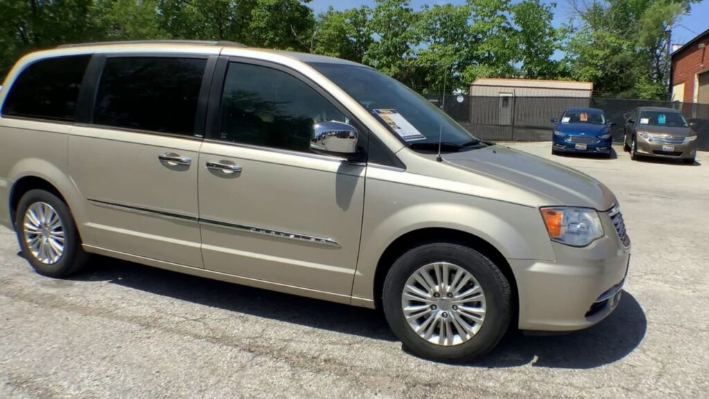 2013 Chrysler Town & Country Limited