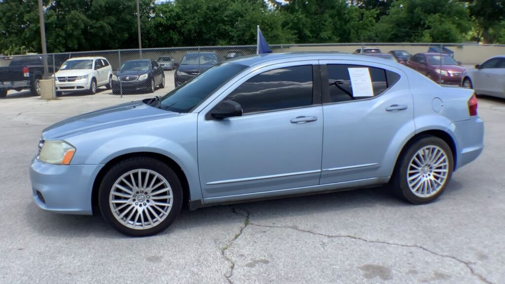 2013 Dodge Avenger SE