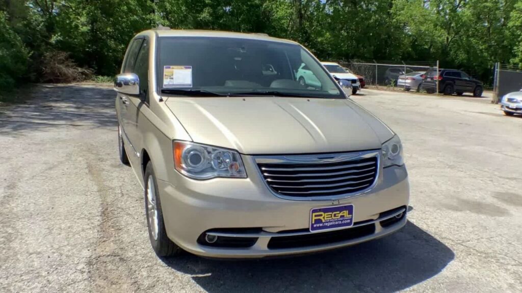 2013 Chrysler Town & Country Limited