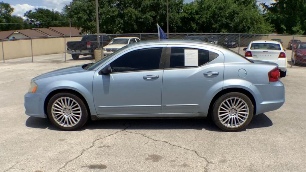 2013 Dodge Avenger SE