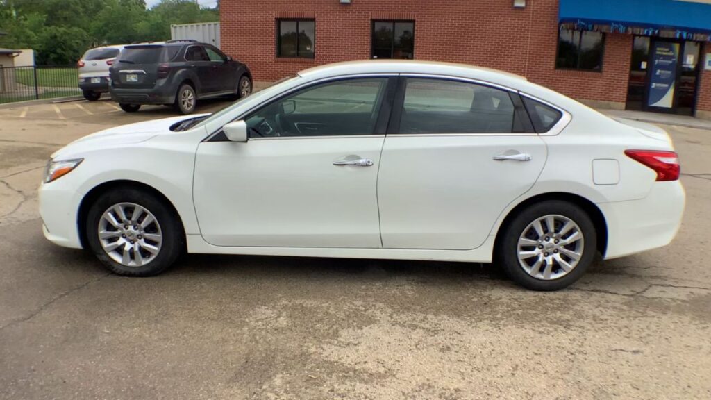 2016 Nissan Altima 2.5 SR