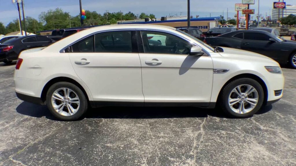 2018 Ford Taurus SEL