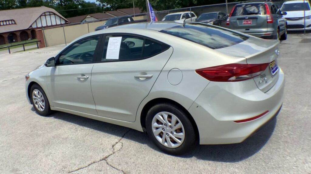2017 Hyundai Elantra SE