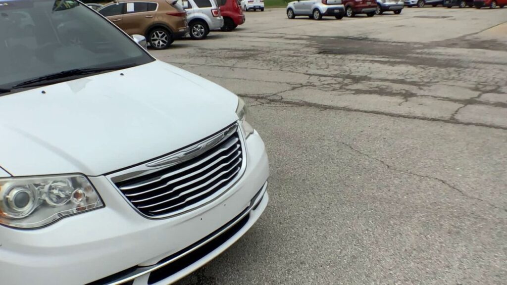 2015 Chrysler Town & Country Limited Platinum