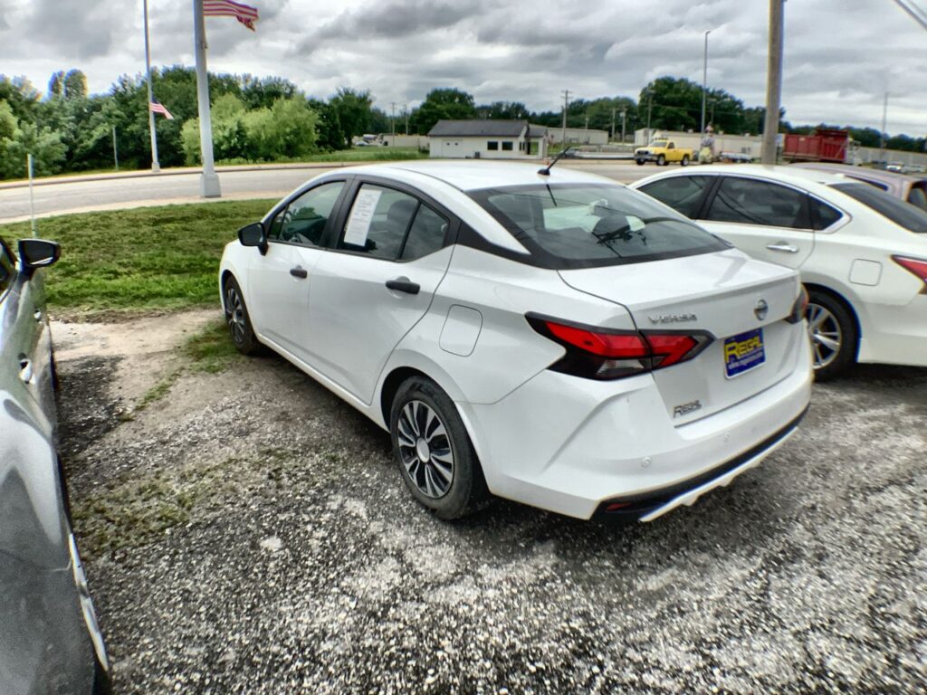 2021 Nissan Versa S Xtronic CVT
