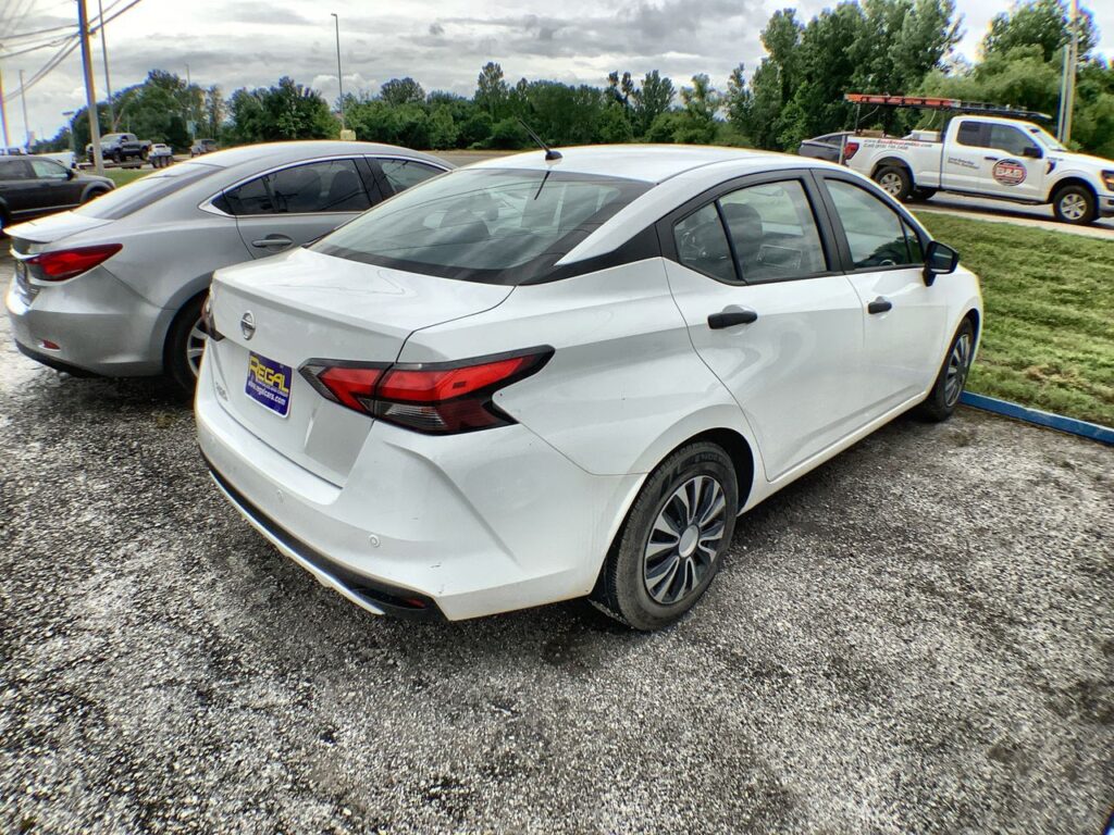 2021 Nissan Versa S Xtronic CVT