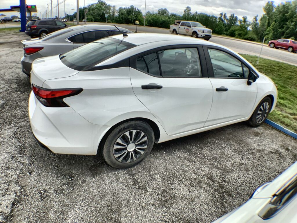 2021 Nissan Versa S Xtronic CVT
