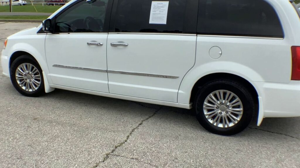 2015 Chrysler Town & Country Limited Platinum