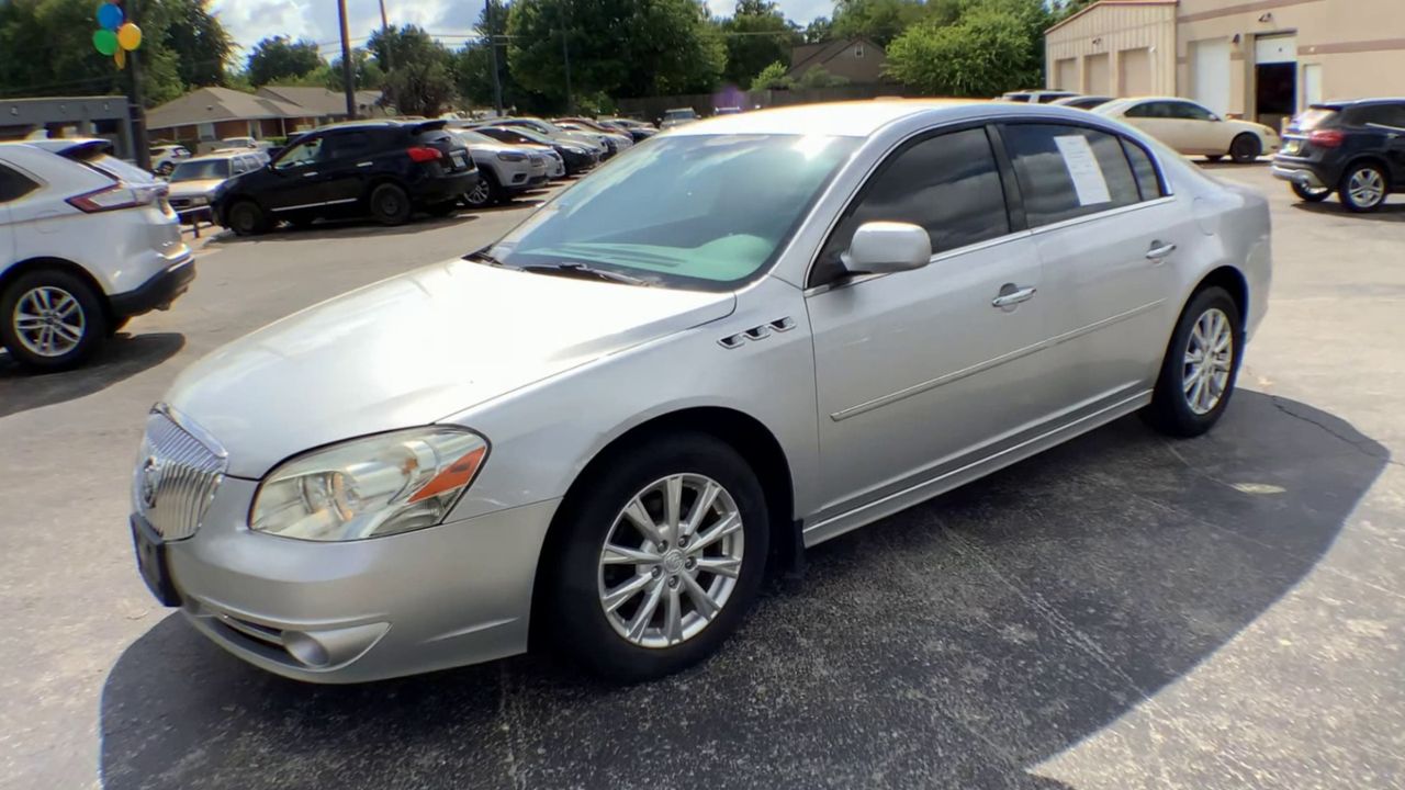 2011 Buick Lucerne CX photo 3