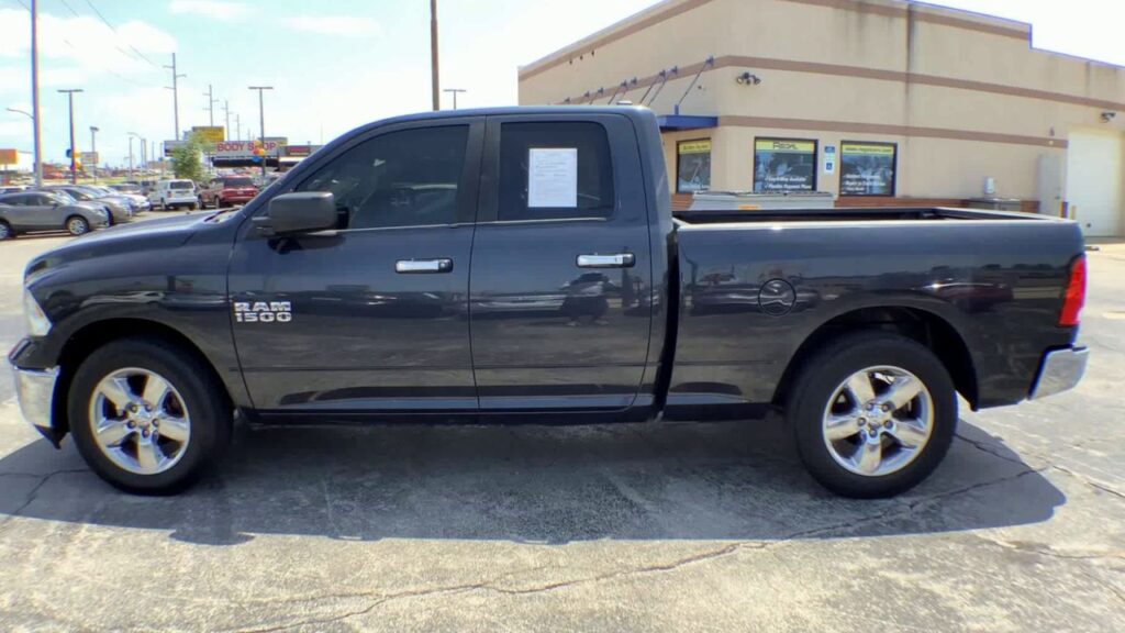 2013 RAM 1500 SLT