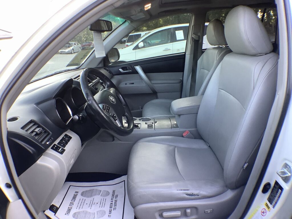2013 Toyota Highlander SE V6
