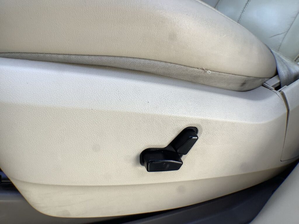 2010 Chrysler Town & Country New Limited