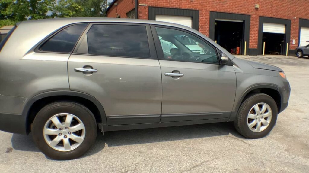 2011 Kia Sorento LX