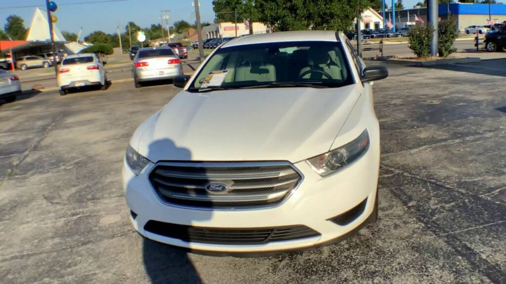 2017 Ford Taurus SE