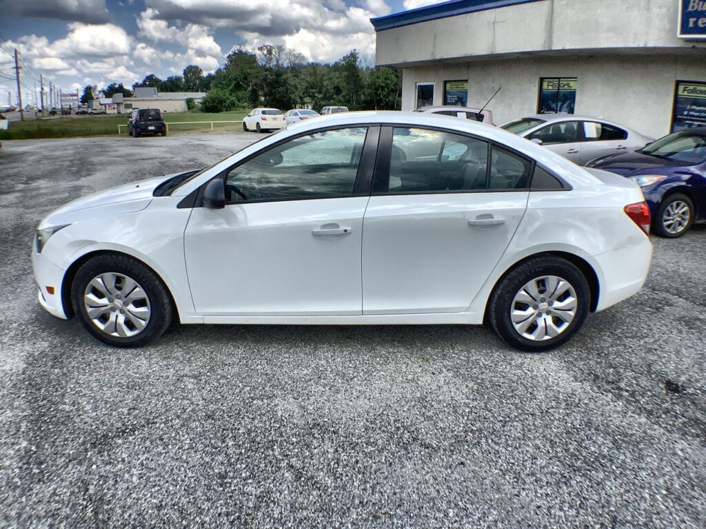 2013 Chevrolet Cruze LS Auto