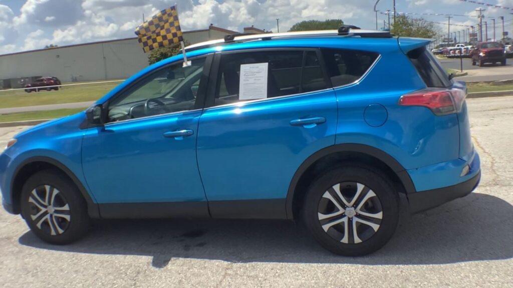 2017 Toyota RAV4 LE