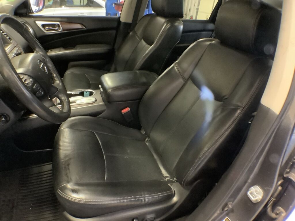 2017 Nissan Pathfinder Platinum