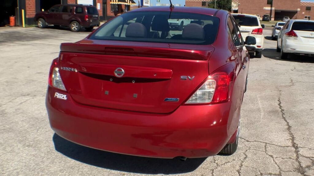 2013 Nissan Versa 1.6 SV