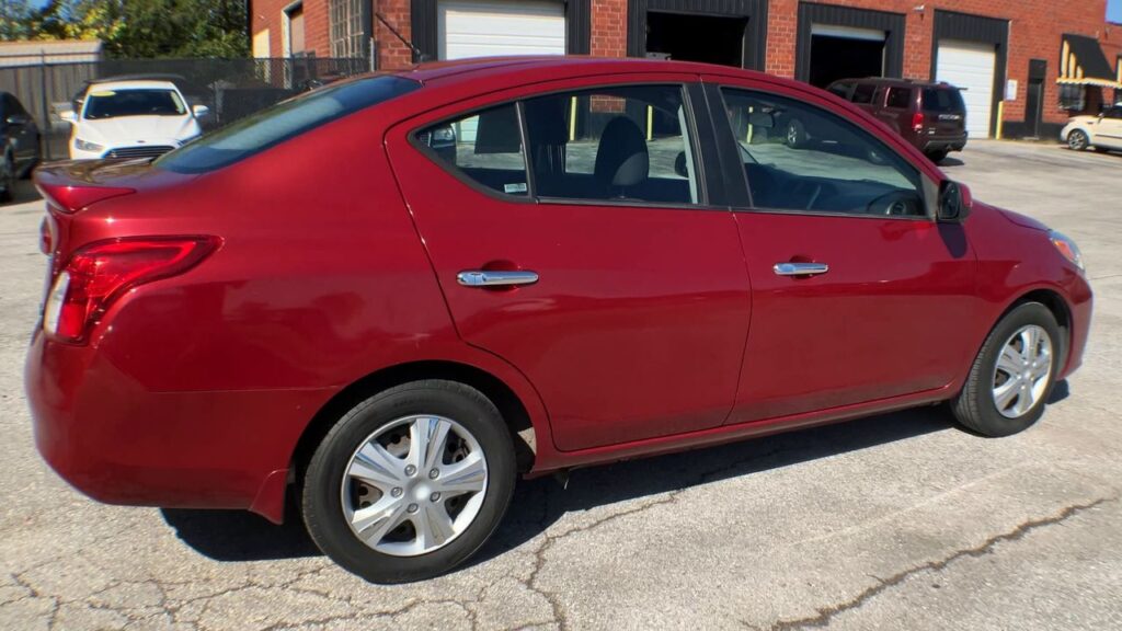 2013 Nissan Versa 1.6 SV