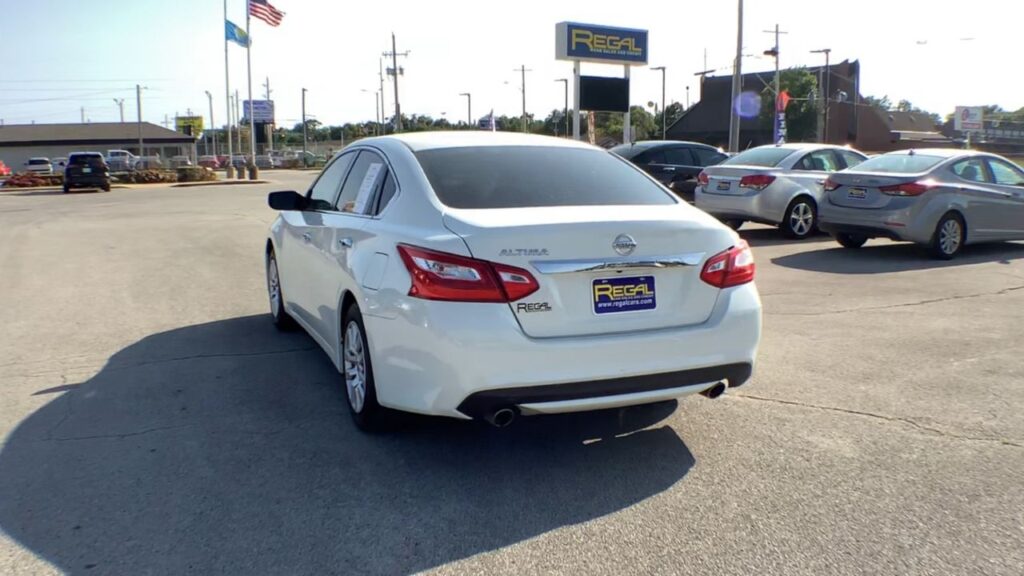 2016 Nissan Altima 4 DOOR SEDAN