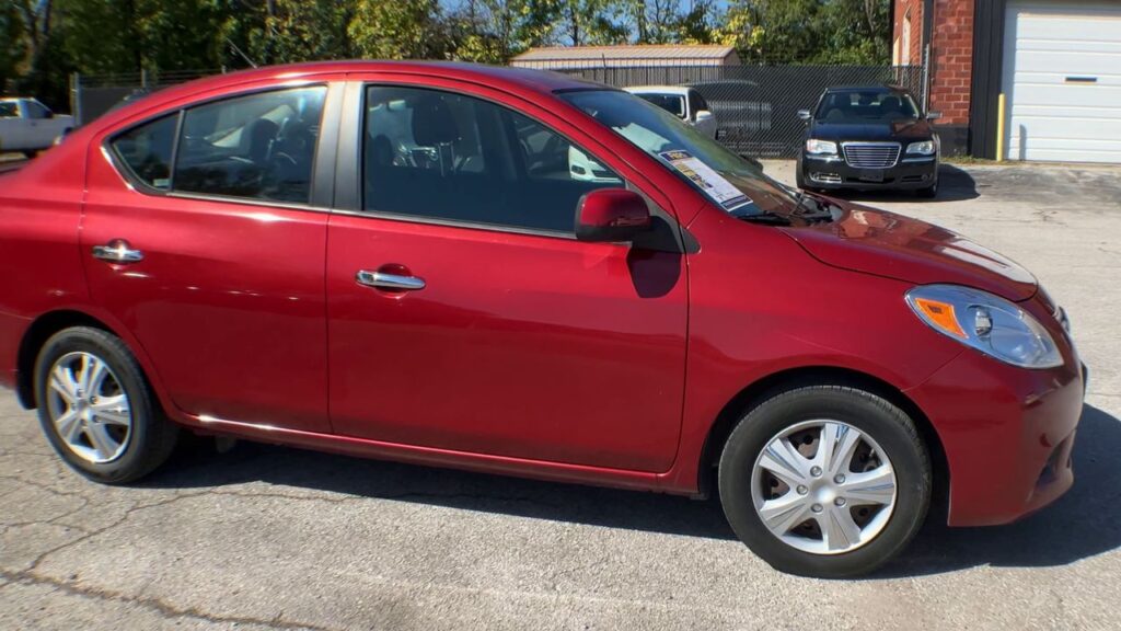 2013 Nissan Versa 1.6 SV