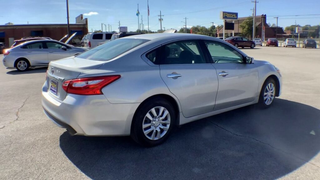 2016 Nissan Altima 4 DOOR SEDAN