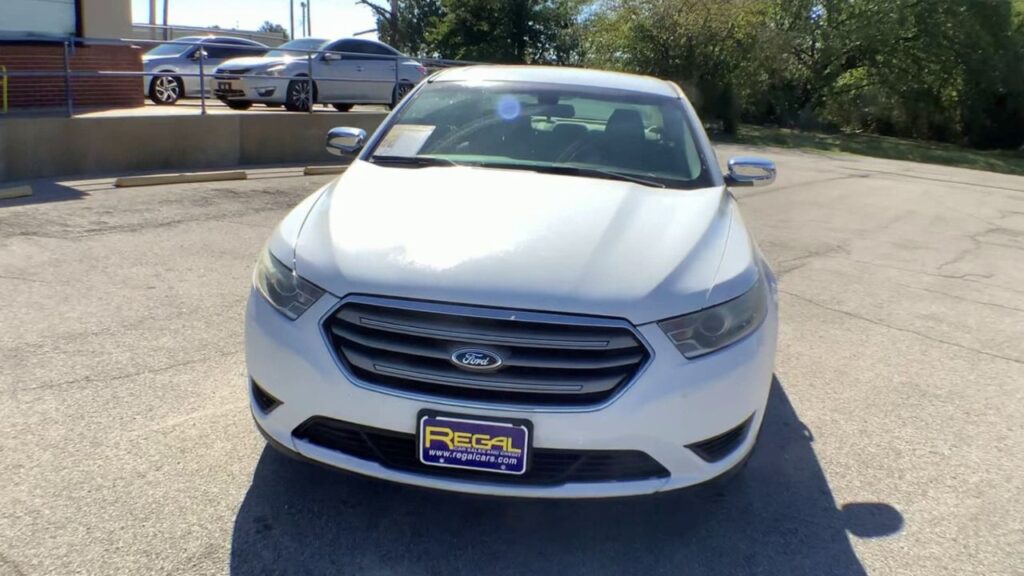 2014 Ford Taurus SE