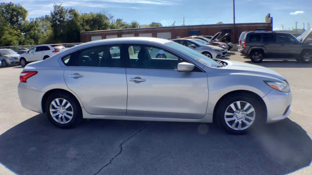 2016 Nissan Altima 4 DOOR SEDAN