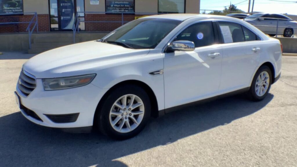 2014 Ford Taurus SE