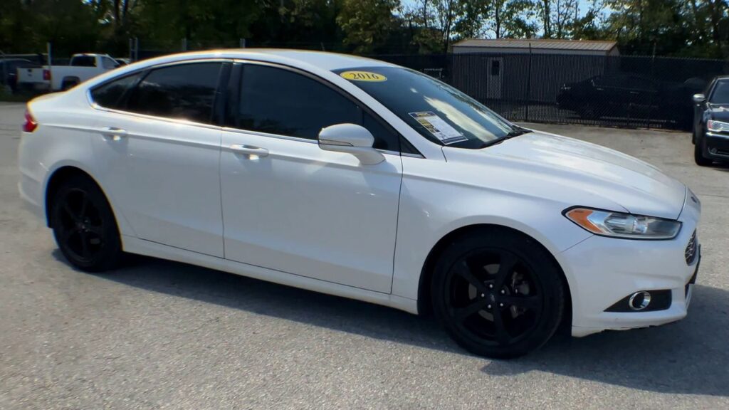 2016 Ford Fusion SE