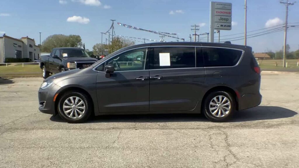 2018 Chrysler Pacifica Touring Plus