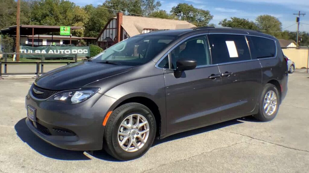 2021 Chrysler Voyager LXI