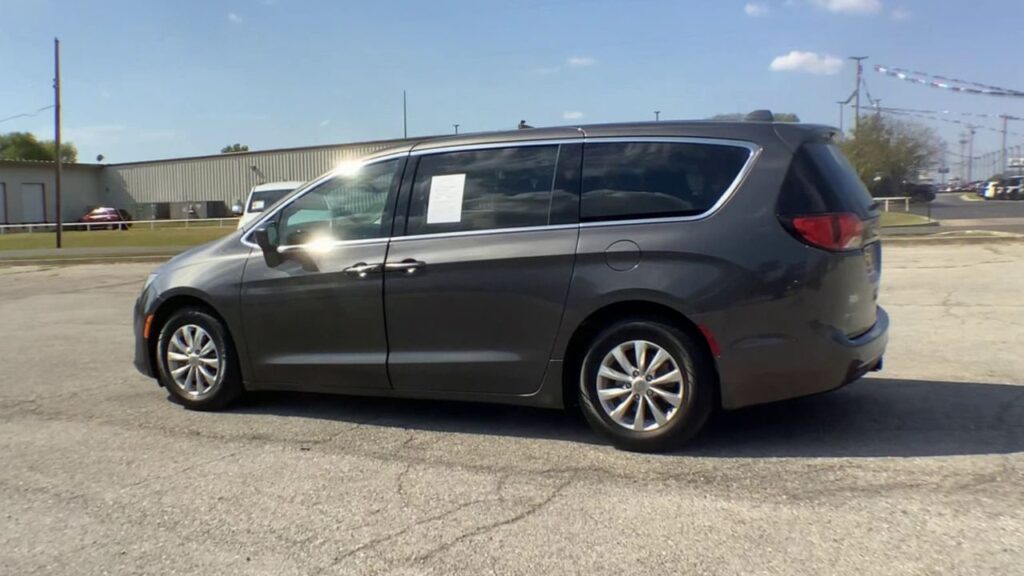 2018 Chrysler Pacifica Touring Plus