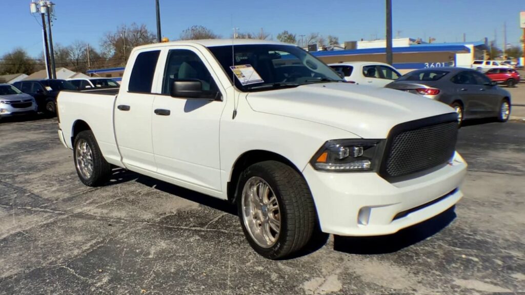 2017 RAM 1500 Express Quad Cab 4x2 64" Box