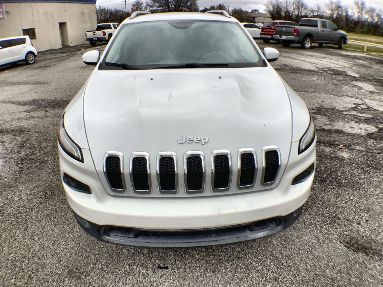 2017 Jeep Cherokee Latitude photo 2