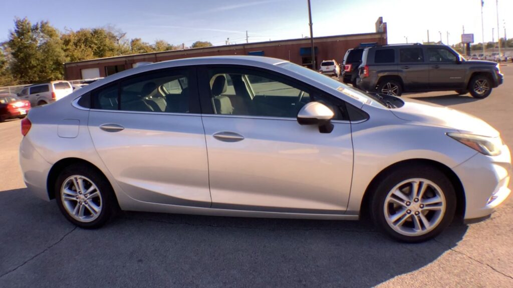 2016 Chevrolet Cruze LT Auto
