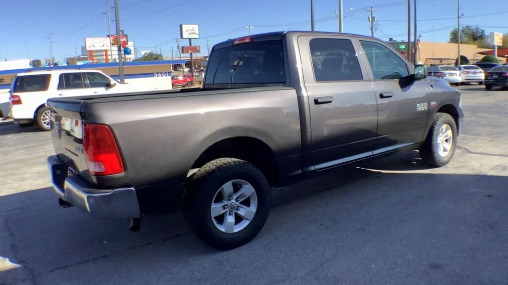 2017 RAM 1500 Tradesman Crew Cab 4x4 57" Box