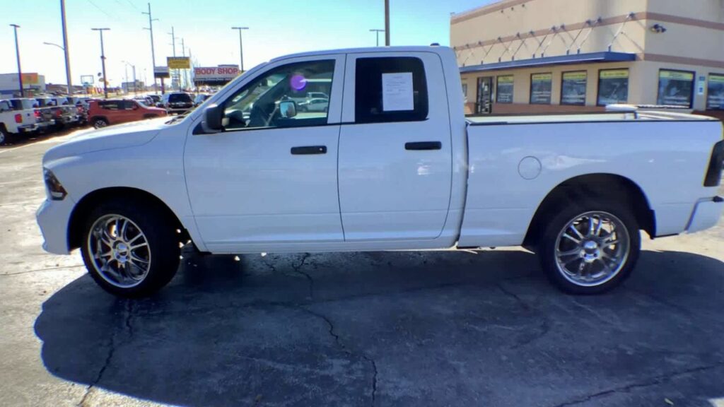 2017 RAM 1500 Express Quad Cab 4x2 64" Box