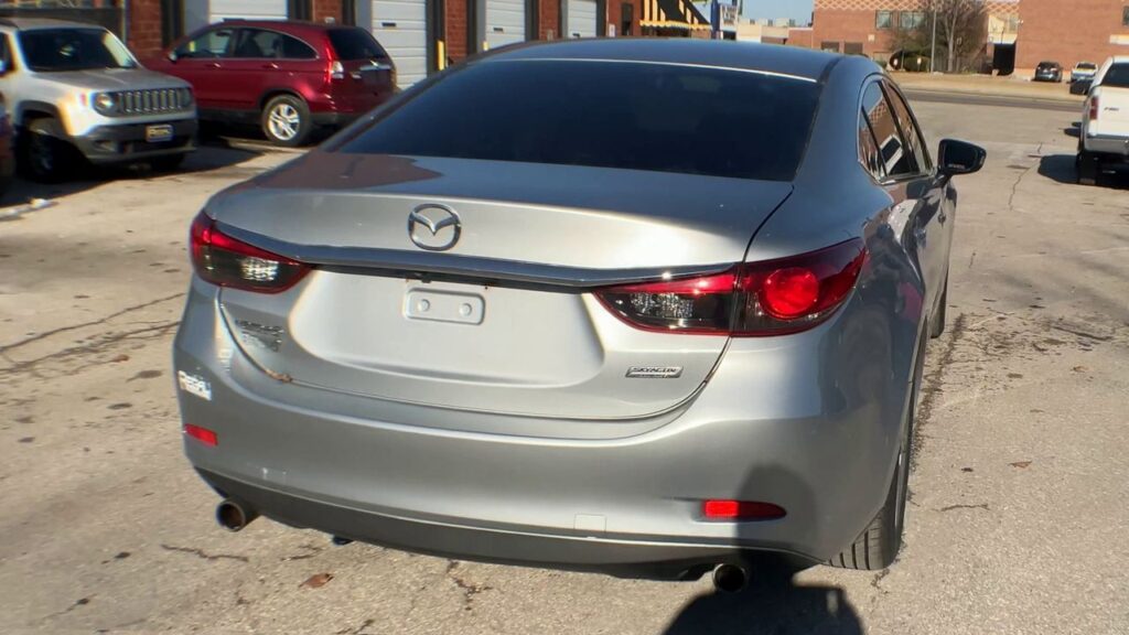 2016 Mazda Mazda6 i Sport