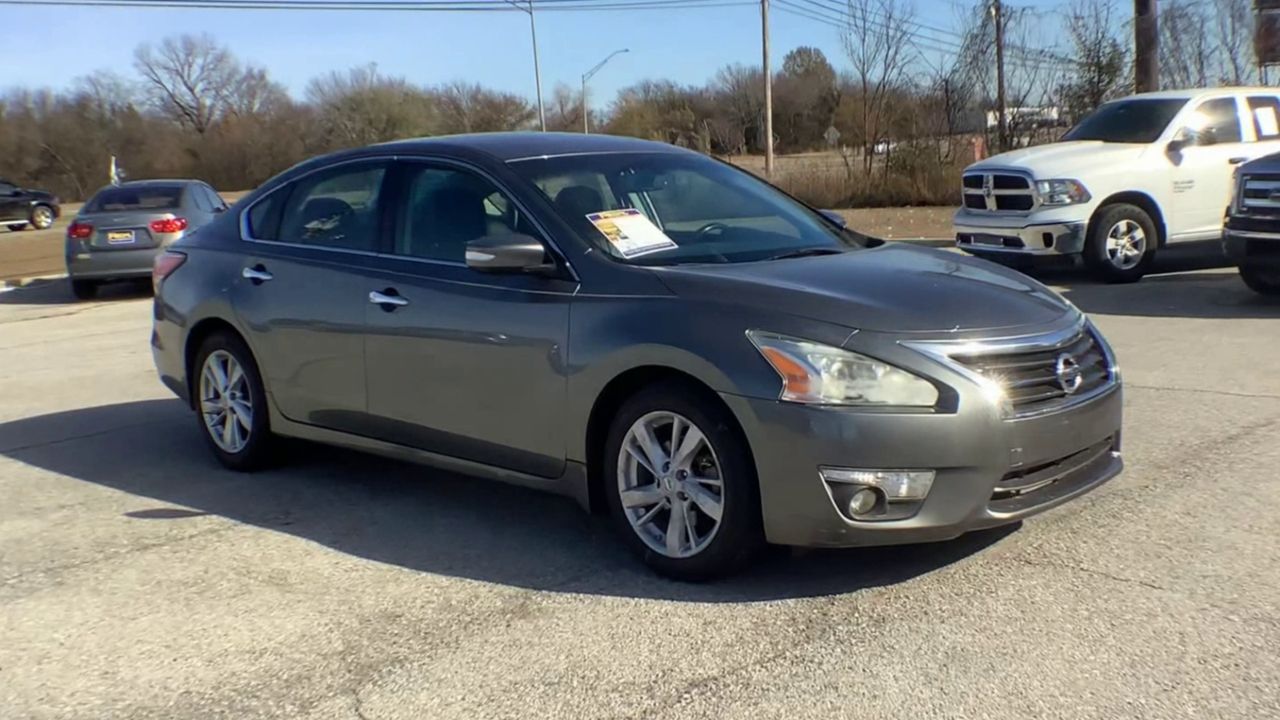 2015 Nissan Altima SL's photo