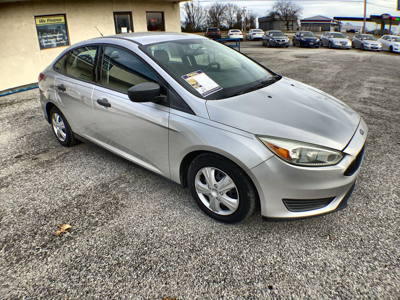 2017 Ford Focus S's photo