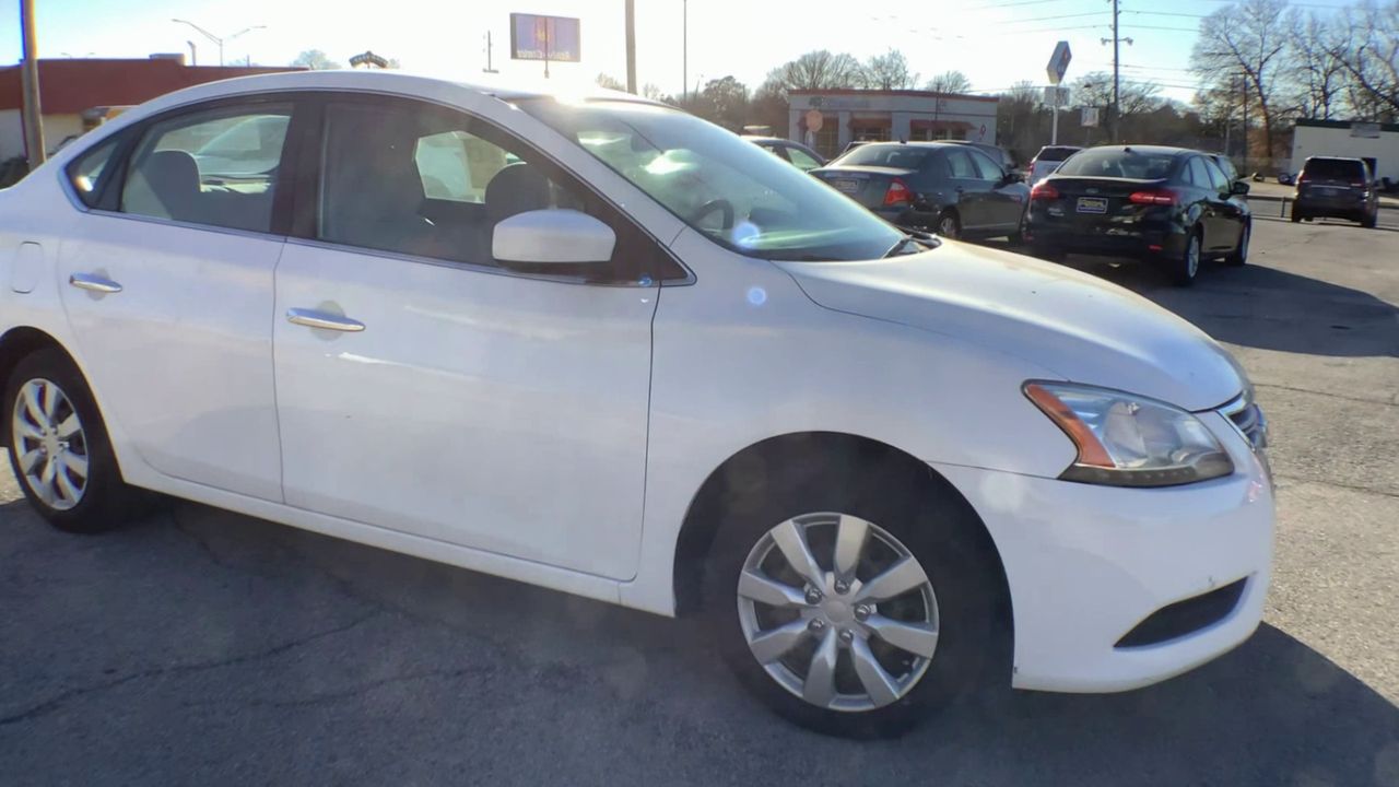 2015 Nissan Sentra S's photo