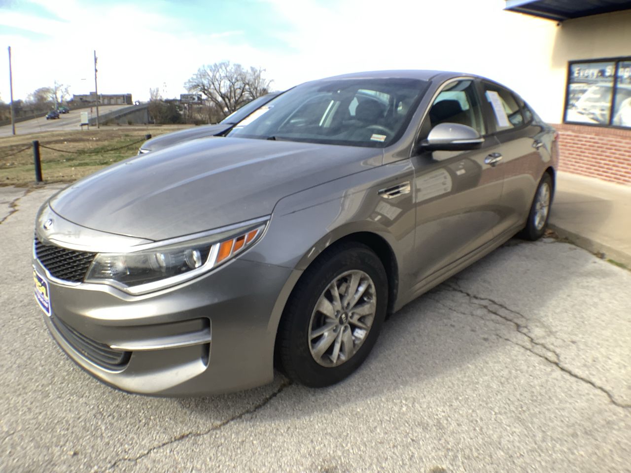2017 Kia Optima LX's photo