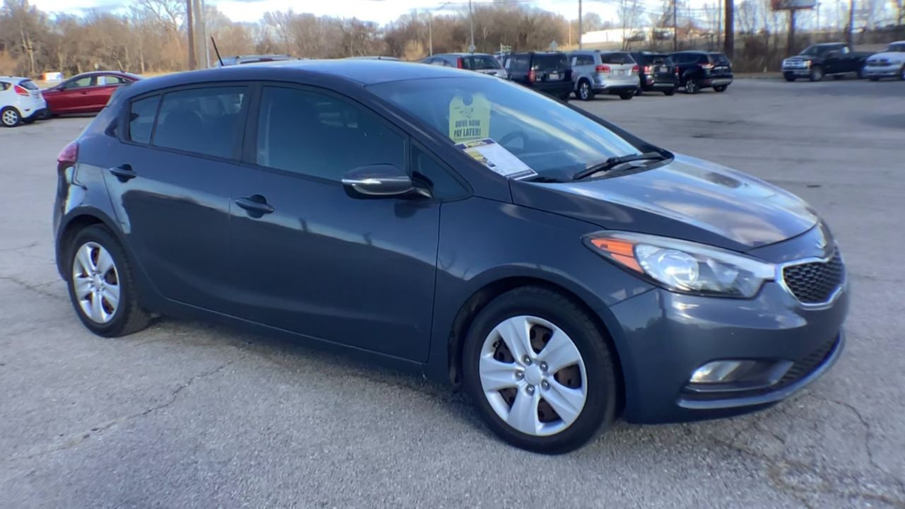 2016 Kia Forte LX AT's photo