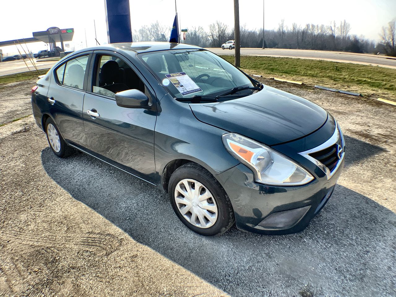 2017 Nissan Versa 1.6 SV CVT's photo