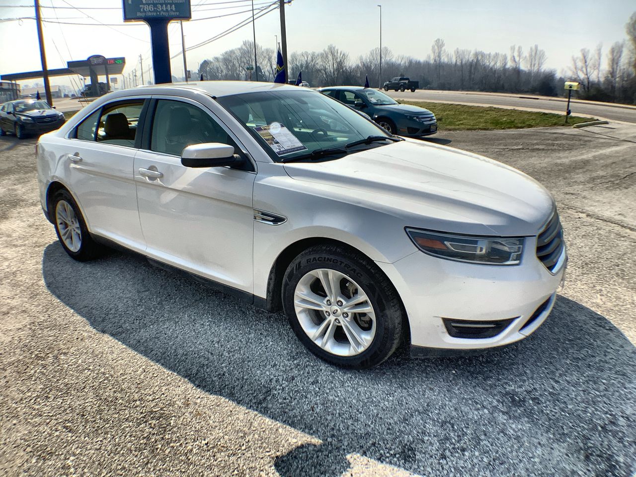 2018 Ford Taurus SEL FWD's photo