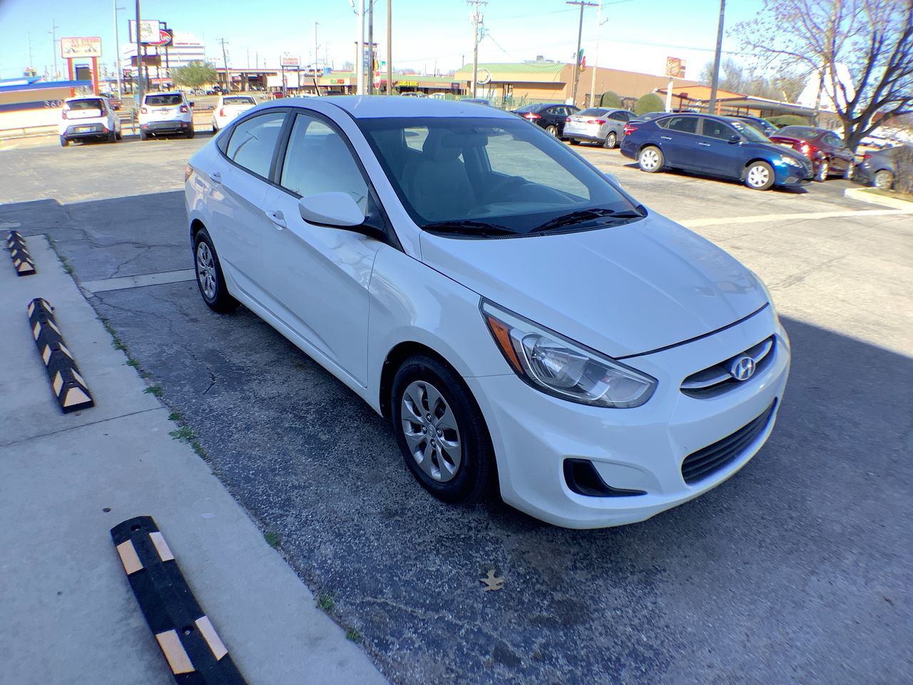 2017 Hyundai Accent SE 4-Door 6-Speed Automatic's photo