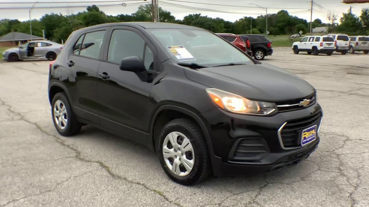 2019 Chevrolet Trax LS's photo