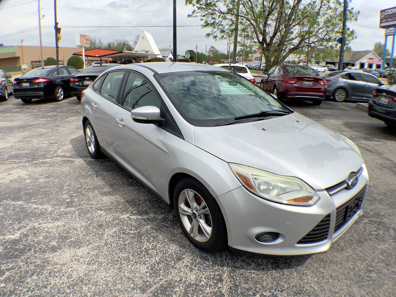 2014 Ford Focus Sedan SE's photo